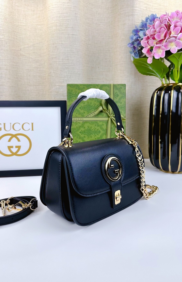 激安グッチバッグコピー背面デザイン